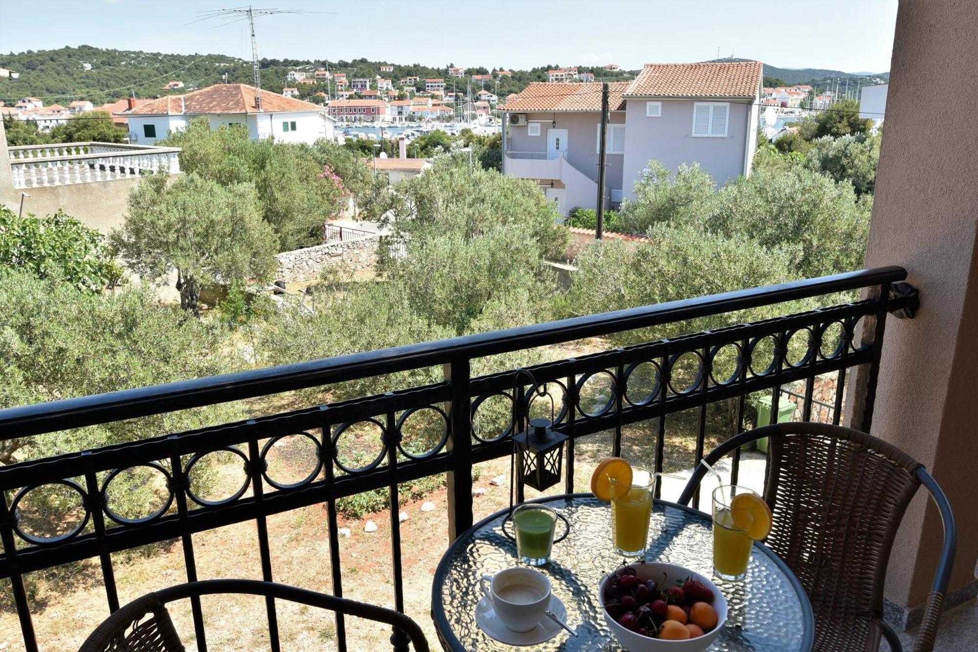 Apartmani Natasa Nino Jezera, Murter חדר תמונה