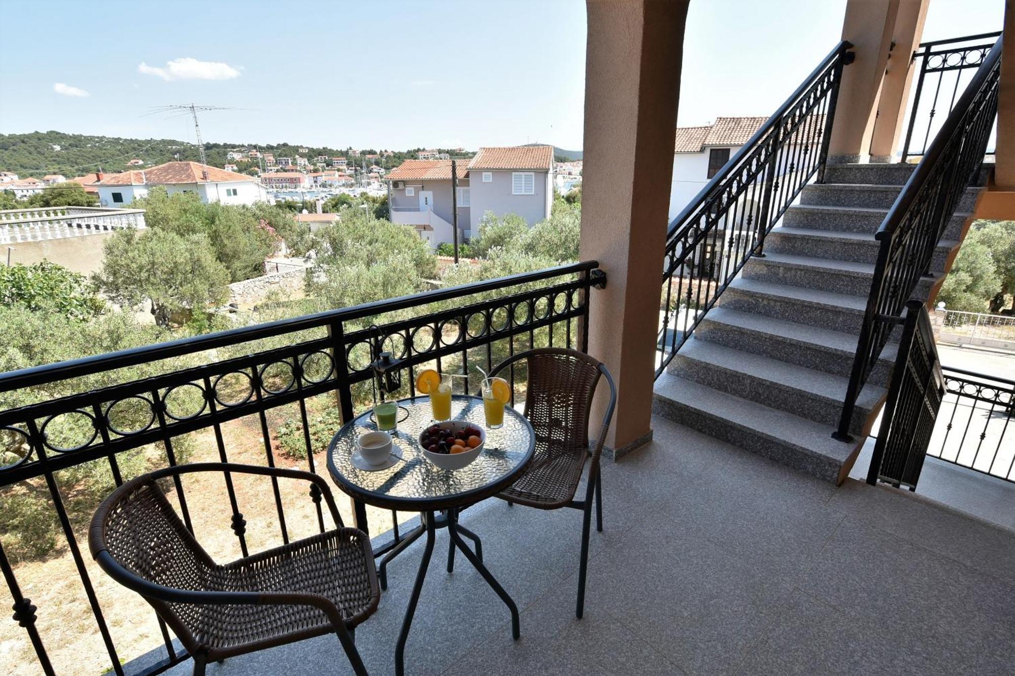 Apartmani Natasa Nino Jezera, Murter חדר תמונה